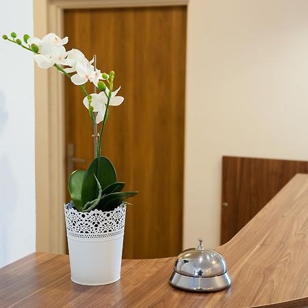 Patra Bed and Breakfast Warszawa Exteriör bild