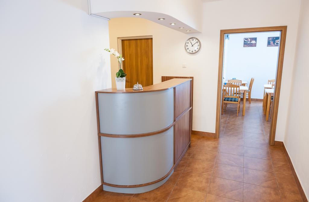 Patra Bed and Breakfast Warszawa Exteriör bild